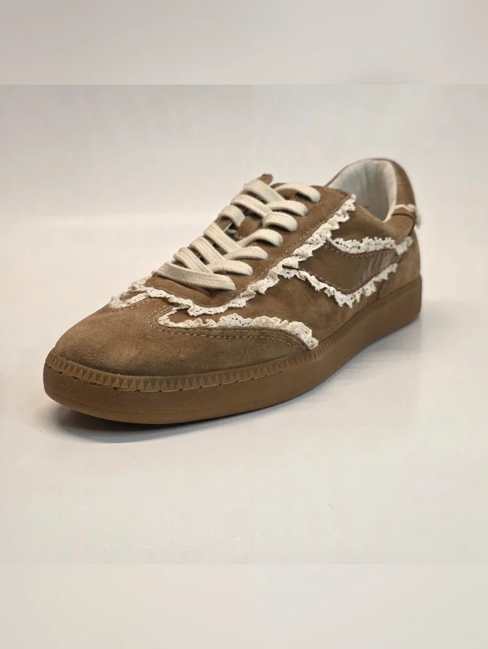 New Dolce Vita Tan Suede Low-Top Sneaker with White Lace Trim Women'sSize  9.5